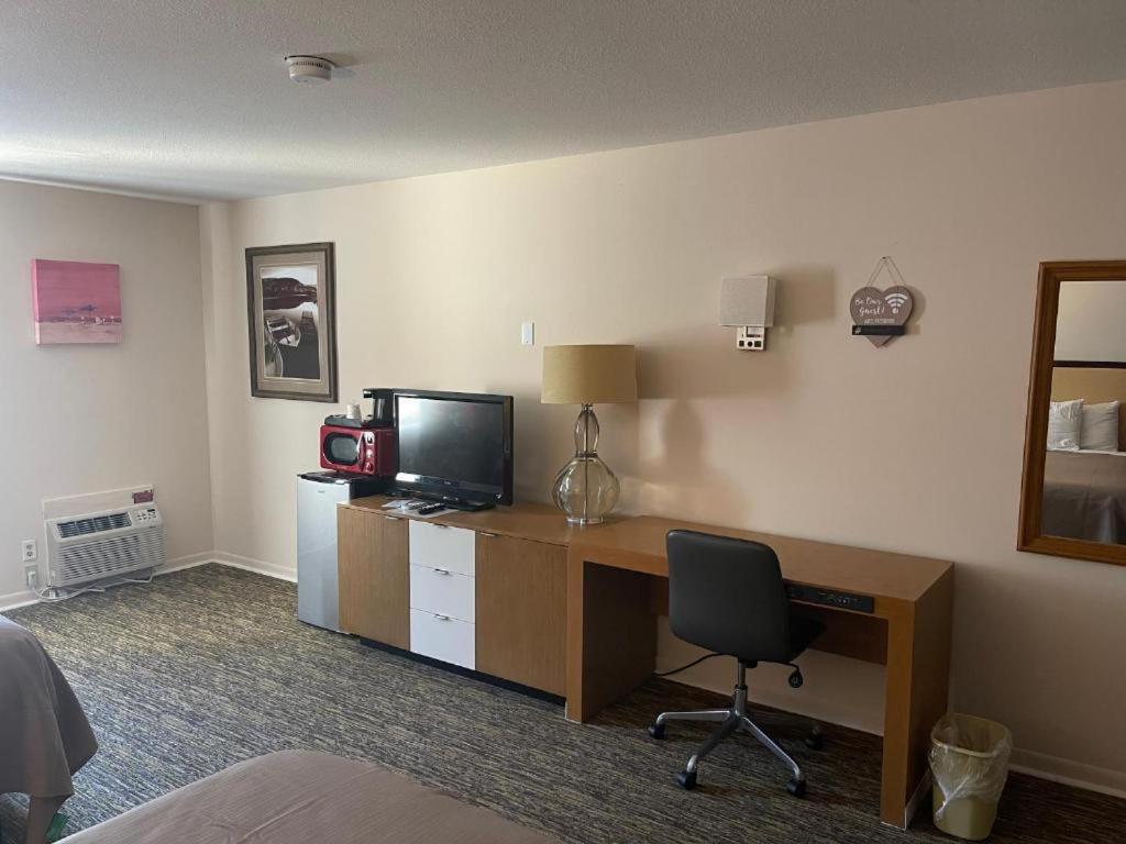 Camp Inn Lodge Au Sable المظهر الخارجي الصورة